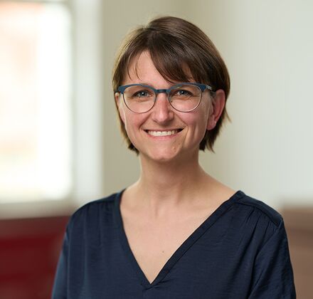 Dr. Nora Hilgert